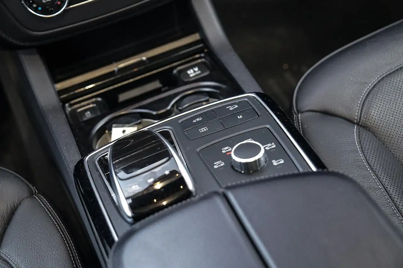 Mercedes-Benz GLE снимка Mercedes-Benz GLE
