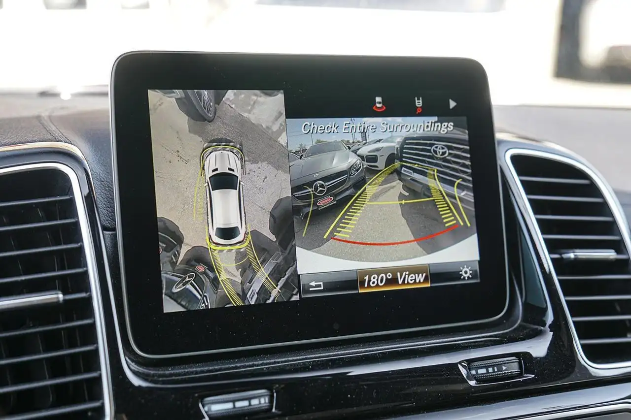 Mercedes-Benz GLE снимка Mercedes-Benz GLE
