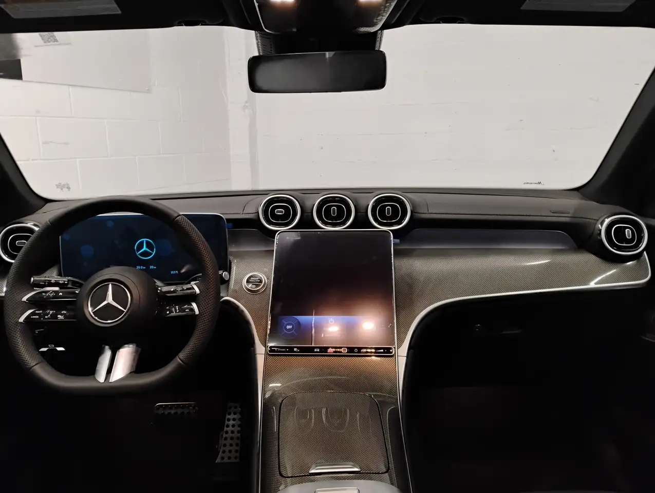 Mercedes-Benz GLC снимка Mercedes-Benz GLC