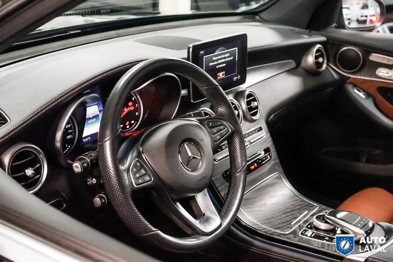 Mercedes-Benz GLC снимка Mercedes-Benz GLC