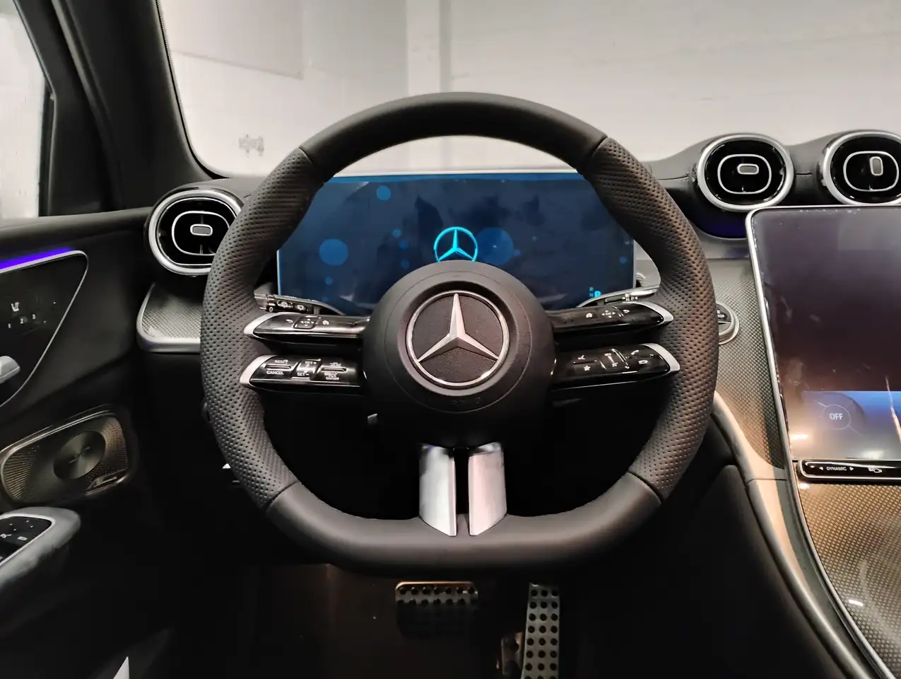Mercedes-Benz GLC снимка Mercedes-Benz GLC