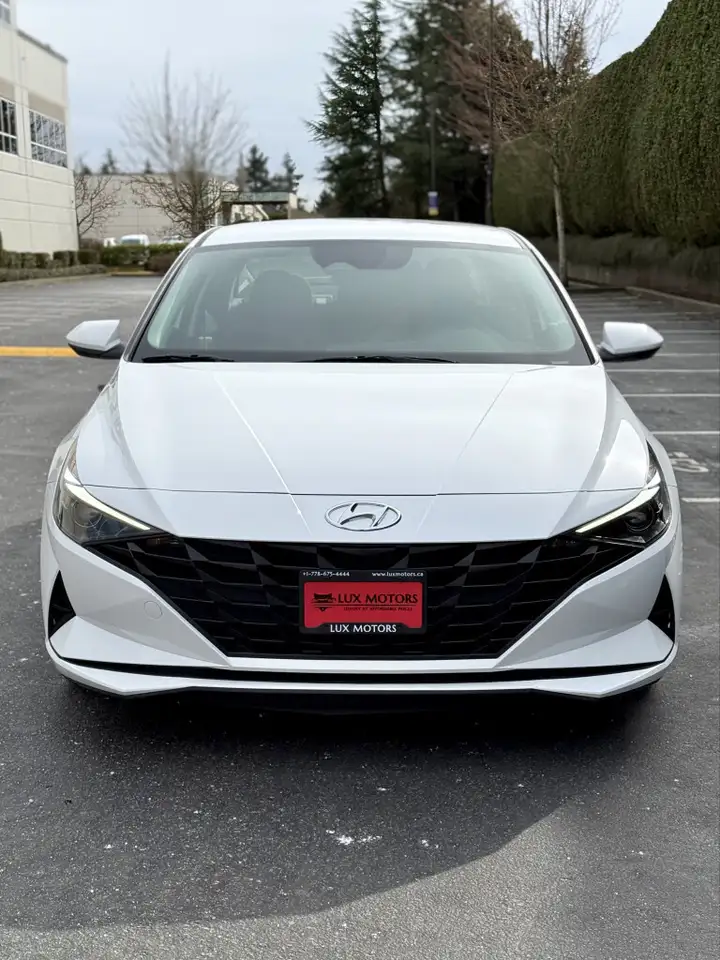 Hyundai ELANTRA снимка Hyundai ELANTRA