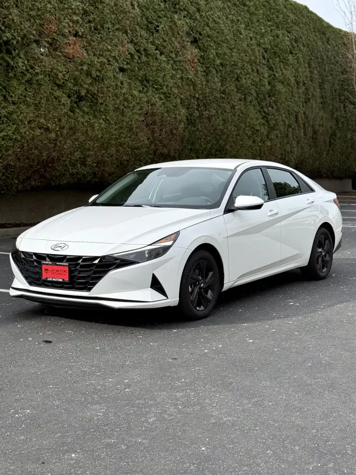 Hyundai ELANTRA снимка Hyundai ELANTRA