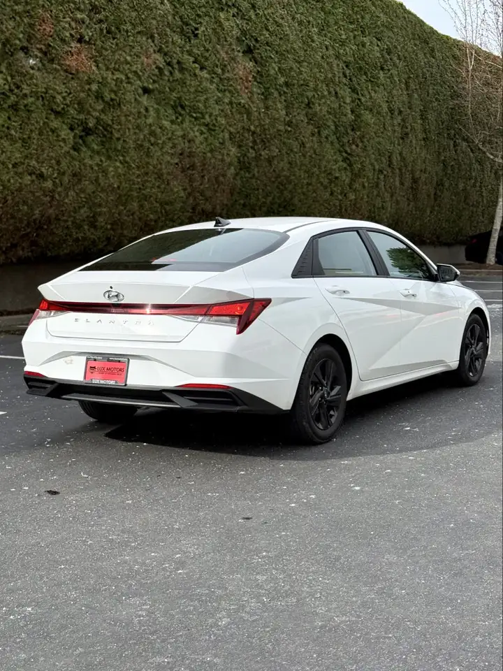 Hyundai ELANTRA снимка Hyundai ELANTRA