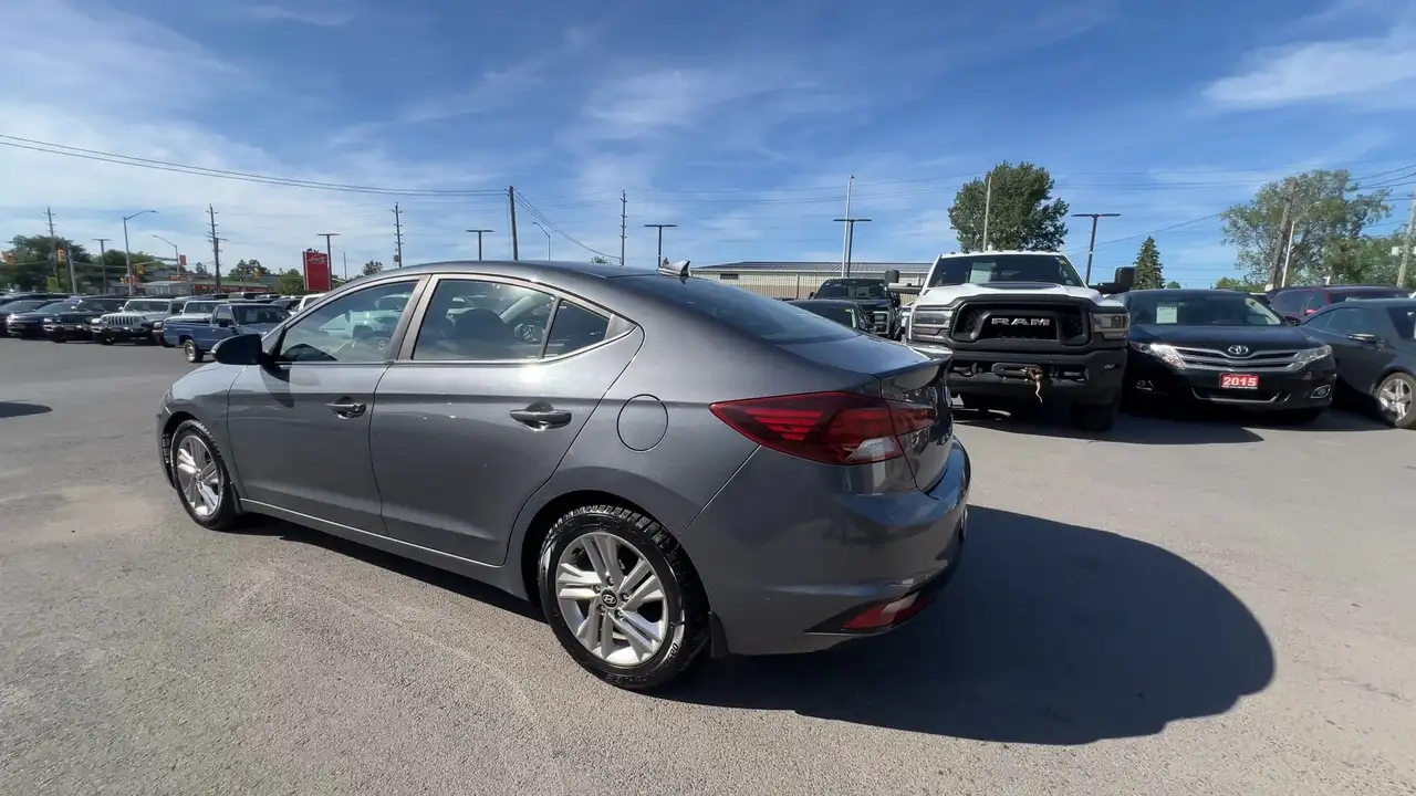 Hyundai ELANTRA снимка Hyundai ELANTRA