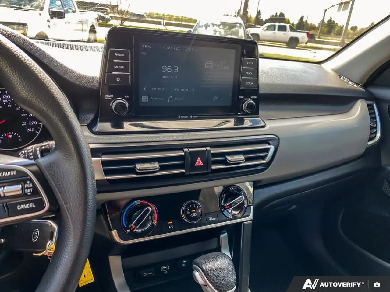 Kia Seltos снимка Kia Seltos