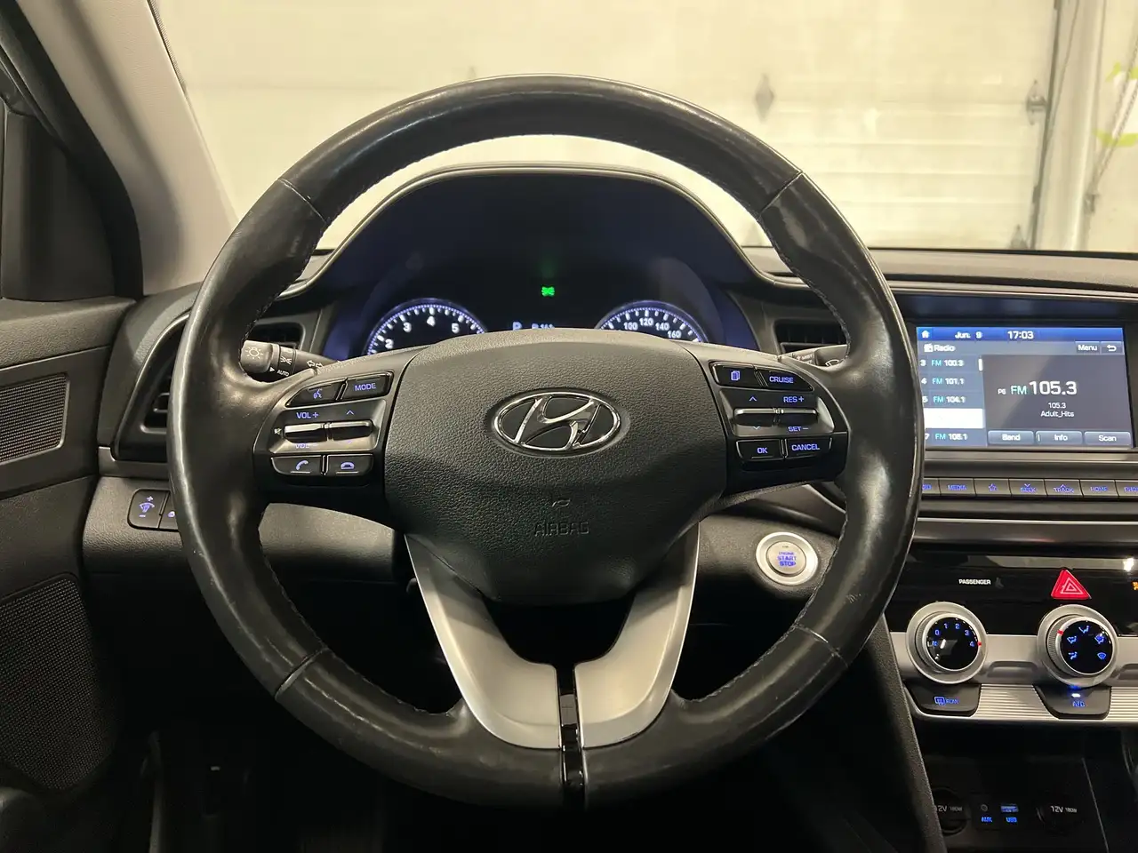 Hyundai ELANTRA снимка Hyundai ELANTRA