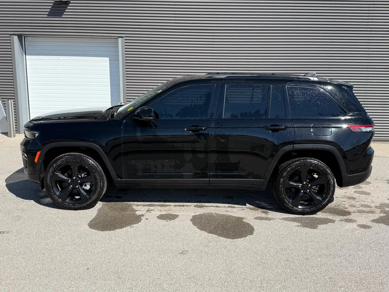 Jeep Grand Cherokee photo Jeep Grand Cherokee