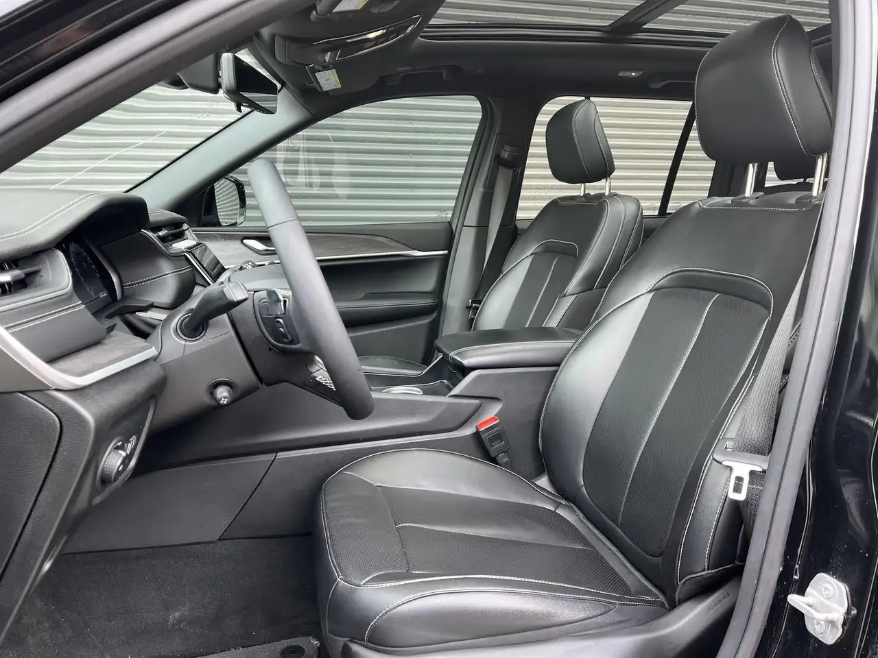 Jeep Grand Cherokee photo Jeep Grand Cherokee