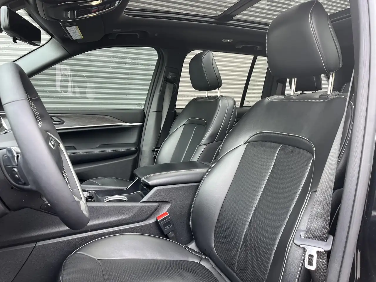 Jeep Grand Cherokee photo Jeep Grand Cherokee