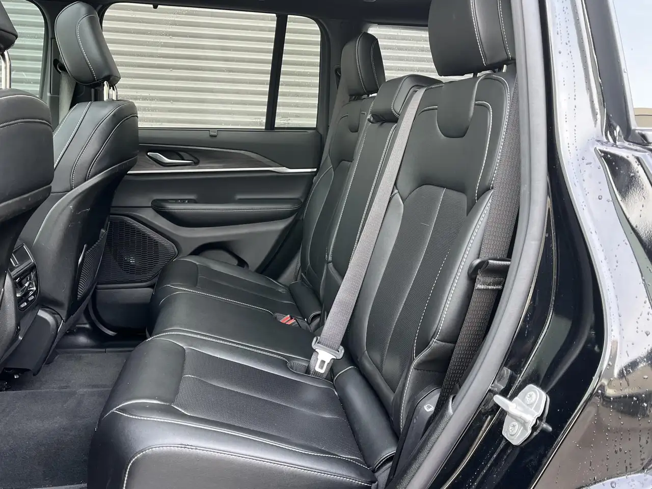 Jeep Grand Cherokee photo Jeep Grand Cherokee