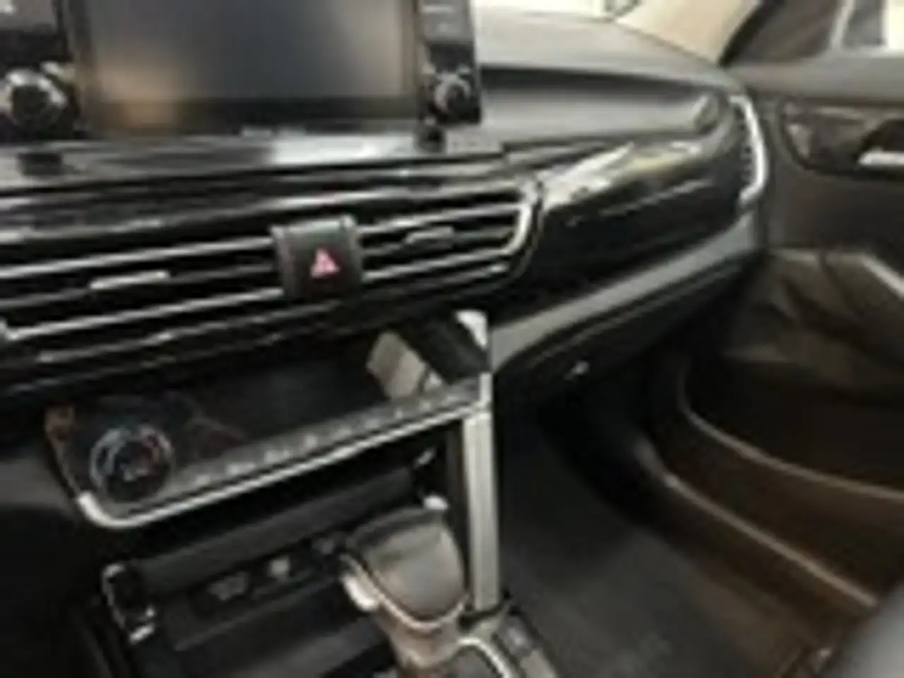 Kia Seltos снимка Kia Seltos