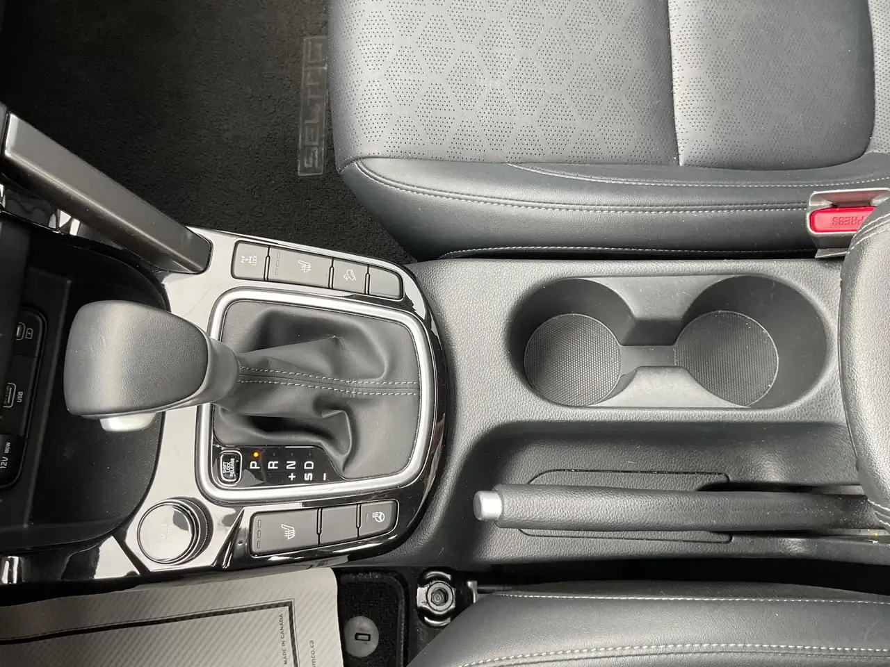 Kia Seltos снимка Kia Seltos