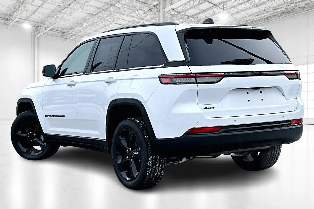 Jeep Grand Cherokee снимка Jeep Grand Cherokee