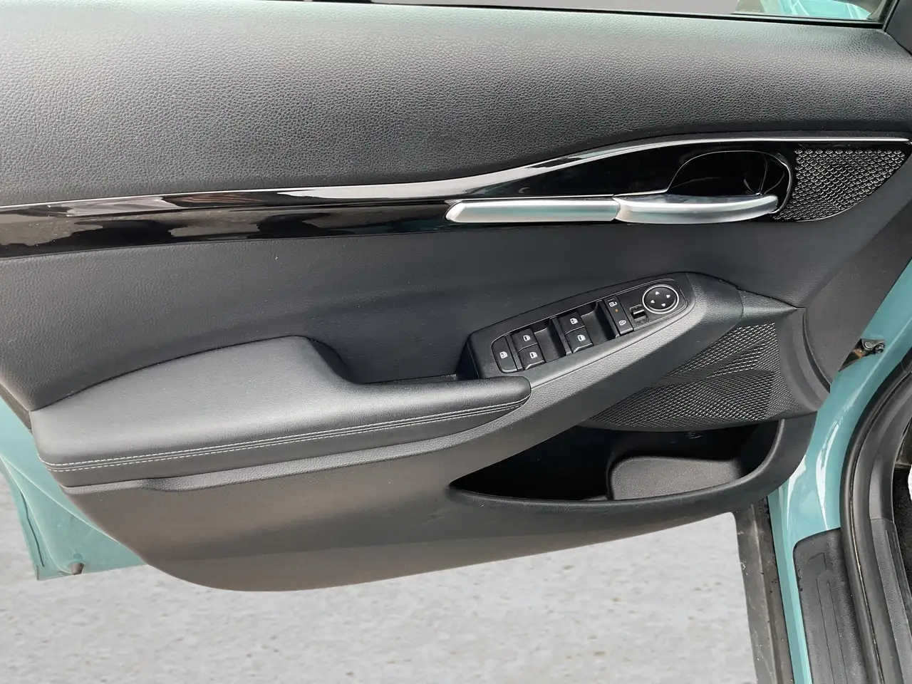 Kia Seltos снимка Kia Seltos