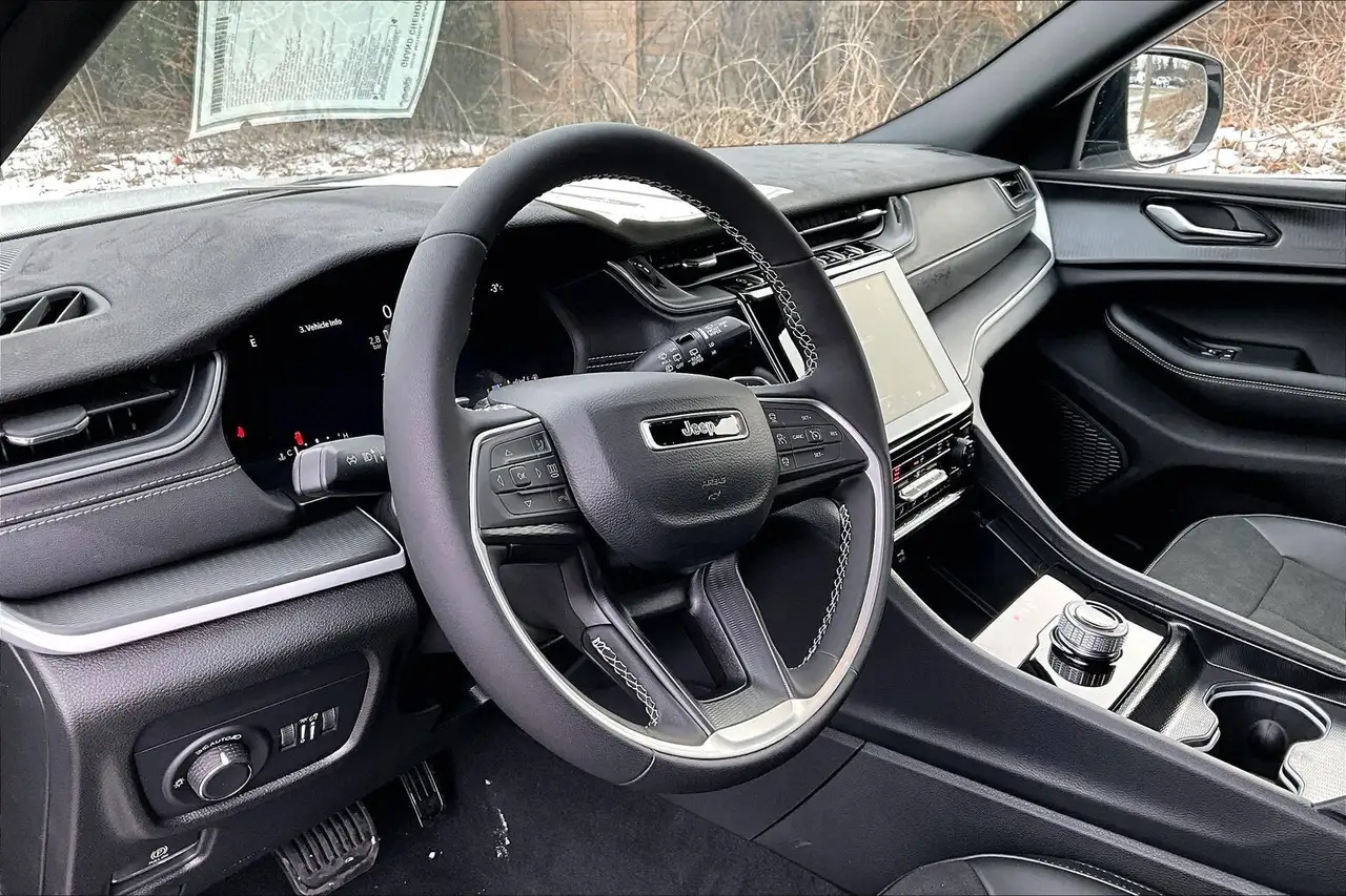 Jeep Grand Cherokee снимка Jeep Grand Cherokee