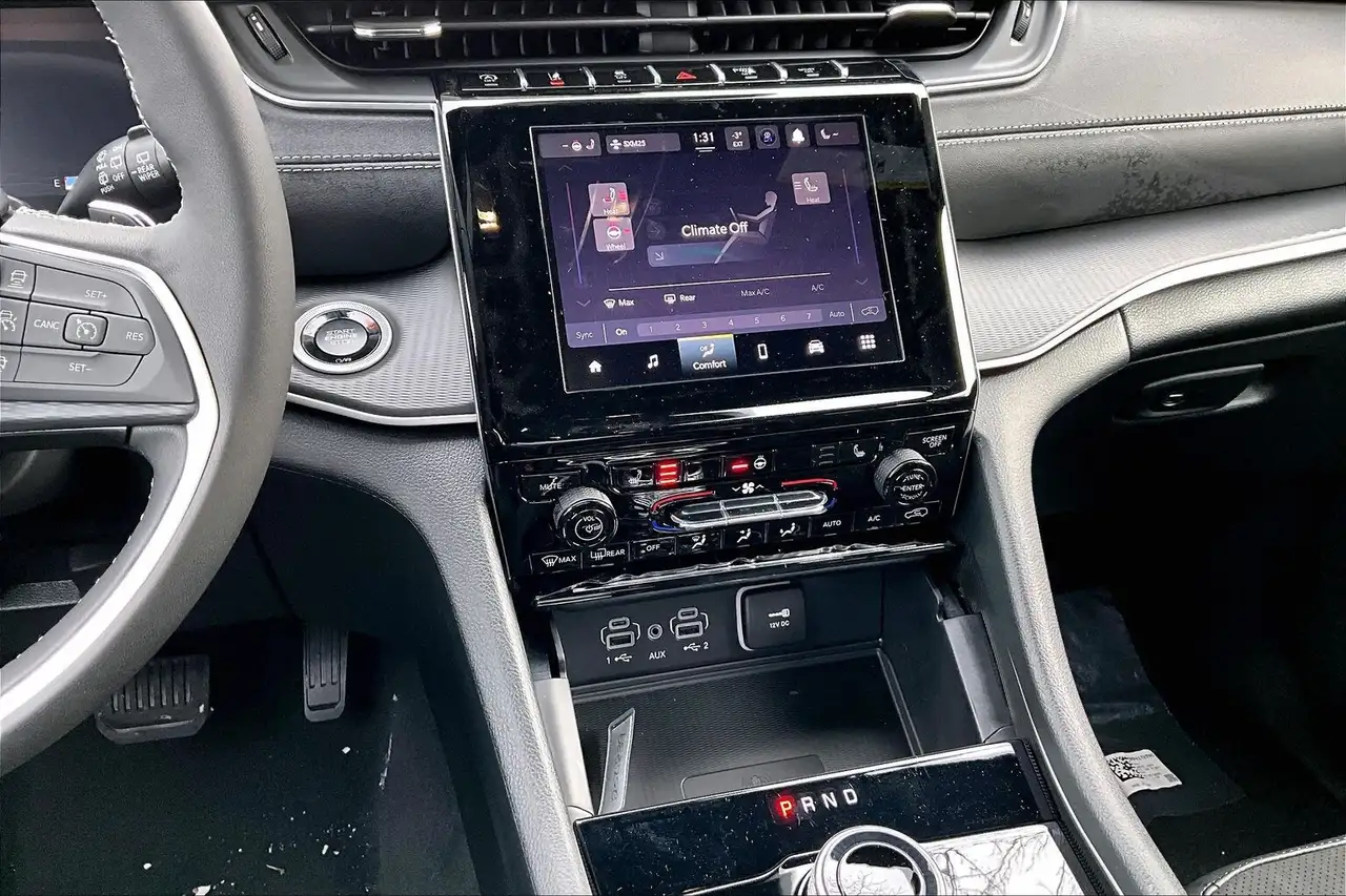 Jeep Grand Cherokee снимка Jeep Grand Cherokee