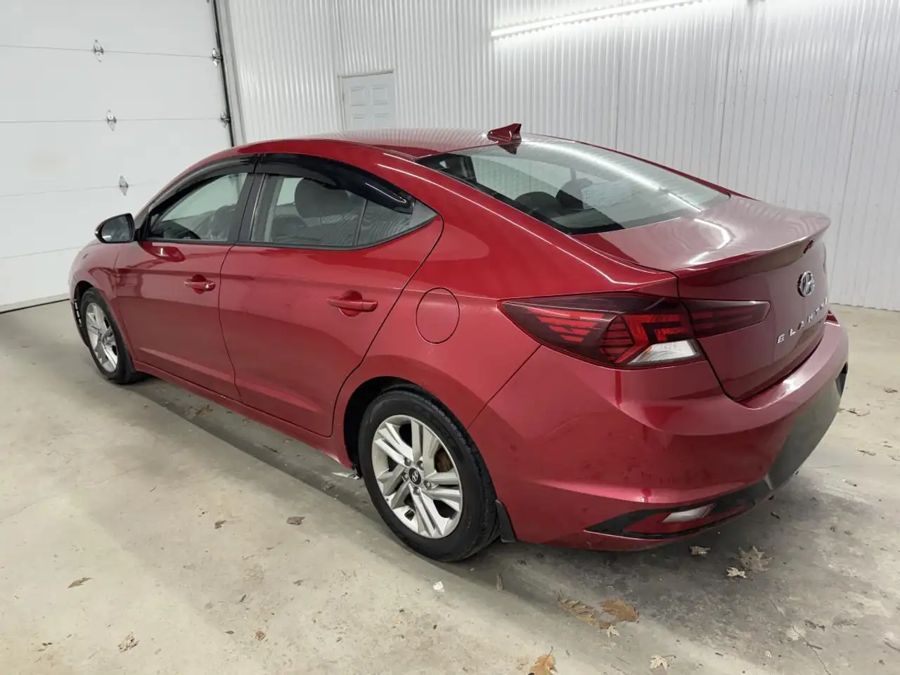 Hyundai ELANTRA снимка Hyundai ELANTRA