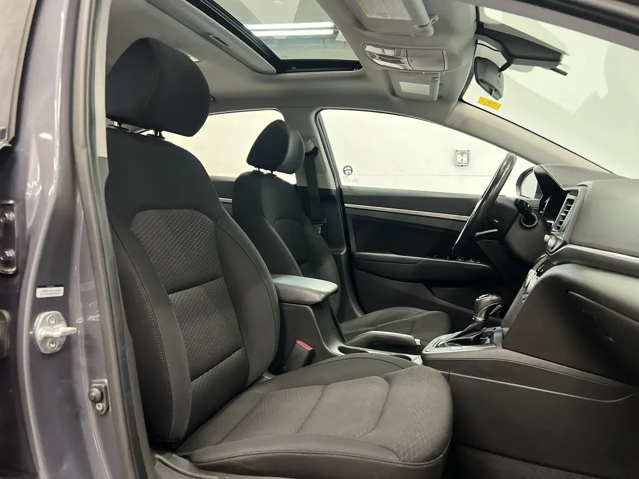 Hyundai ELANTRA снимка Hyundai ELANTRA