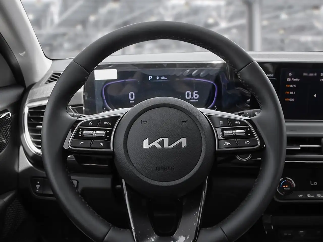 Kia Seltos снимка Kia Seltos