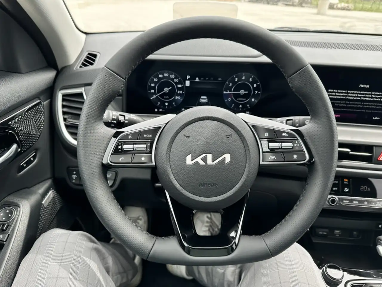 Kia Seltos снимка Kia Seltos