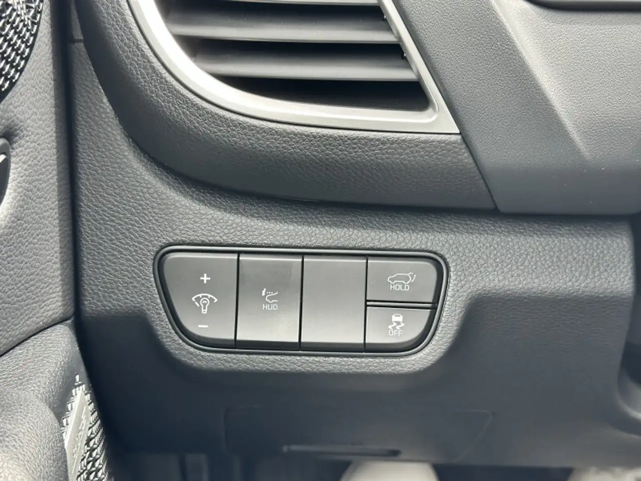 Kia Seltos снимка Kia Seltos