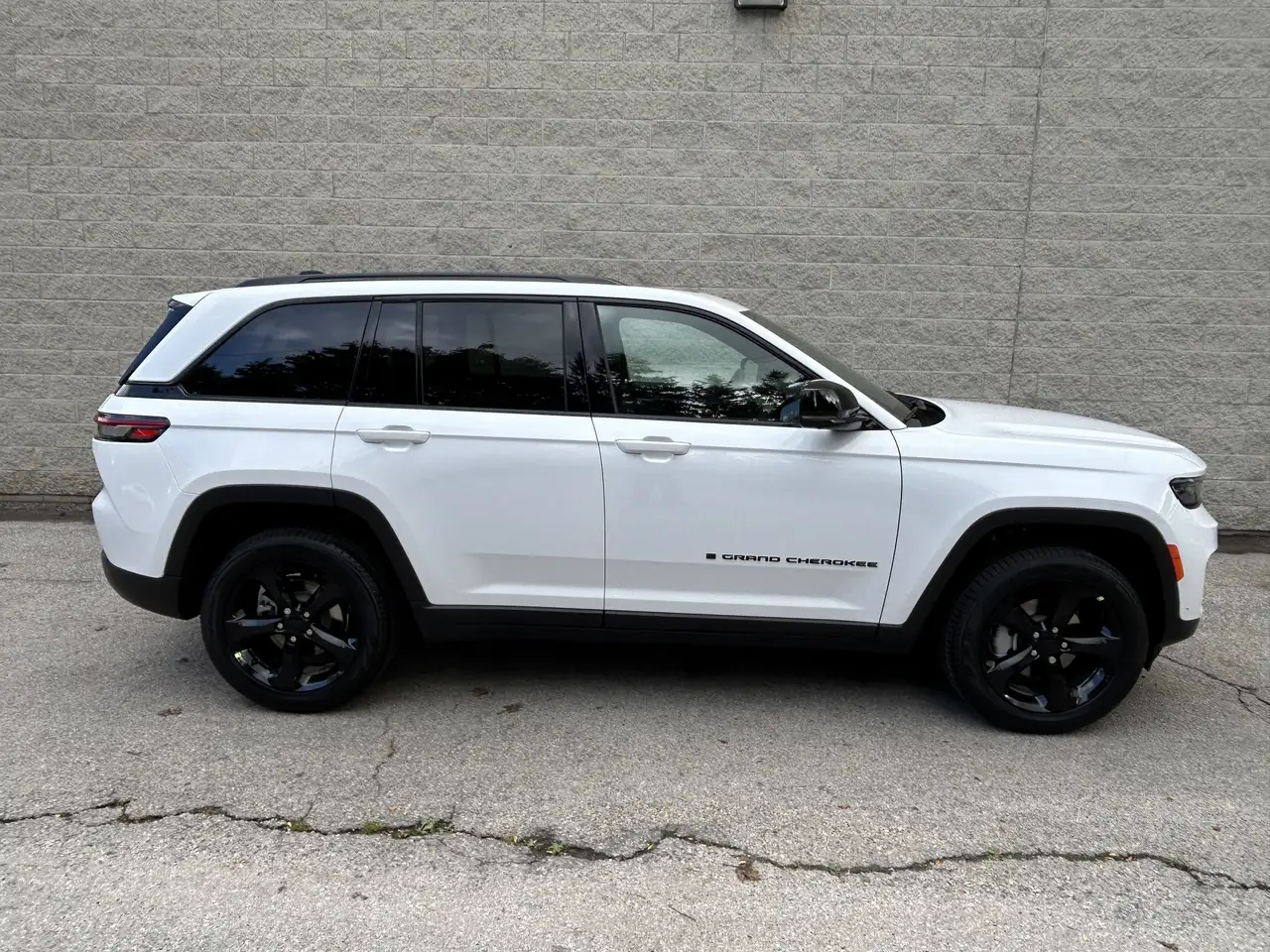 Jeep Grand Cherokee снимка Jeep Grand Cherokee