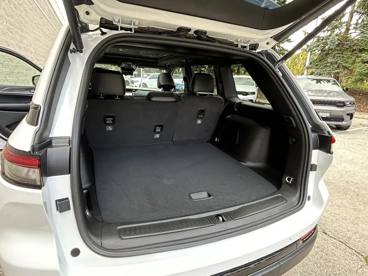 Jeep Grand Cherokee снимка Jeep Grand Cherokee