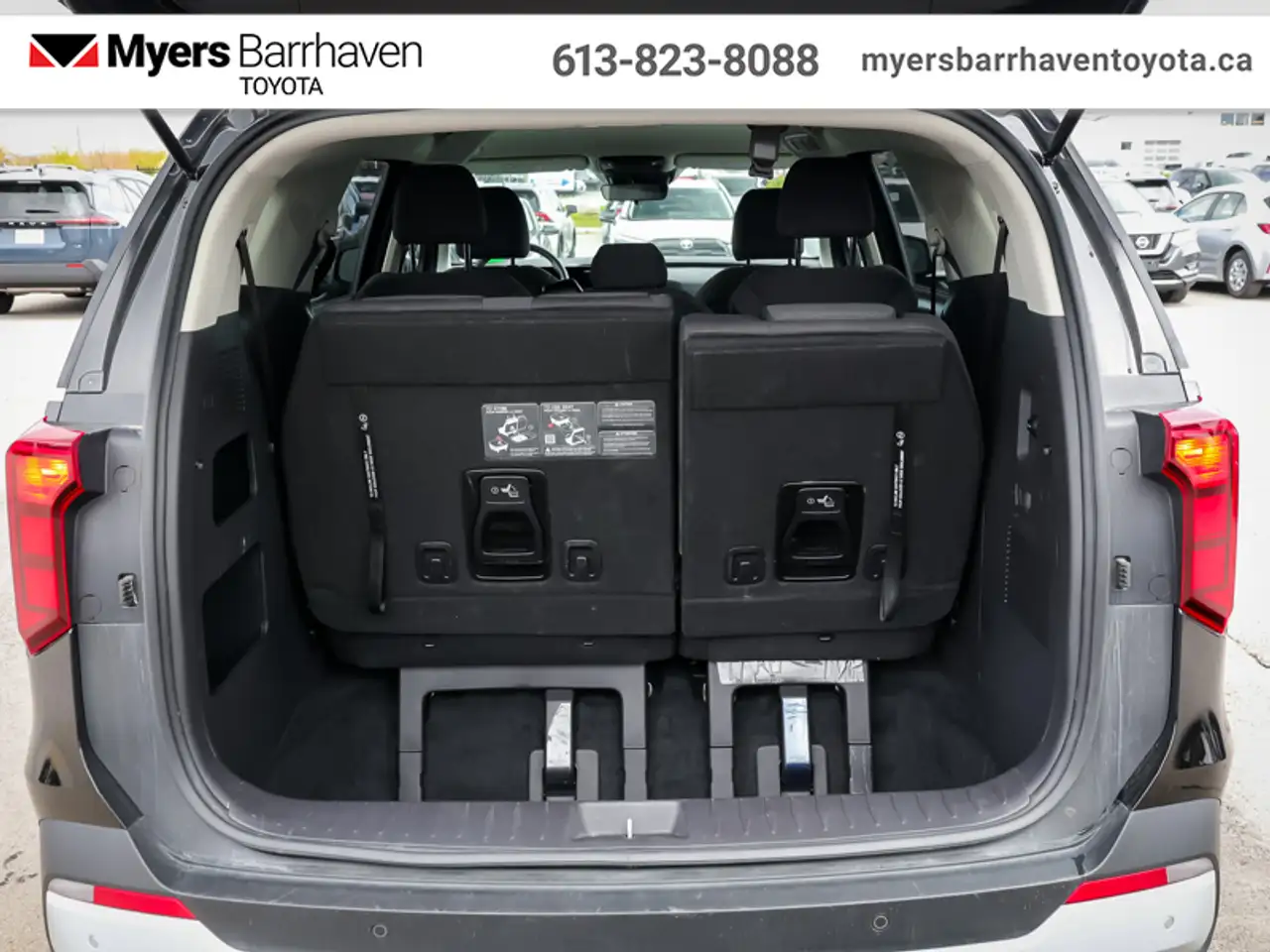 Kia Carnival photo Kia Carnival