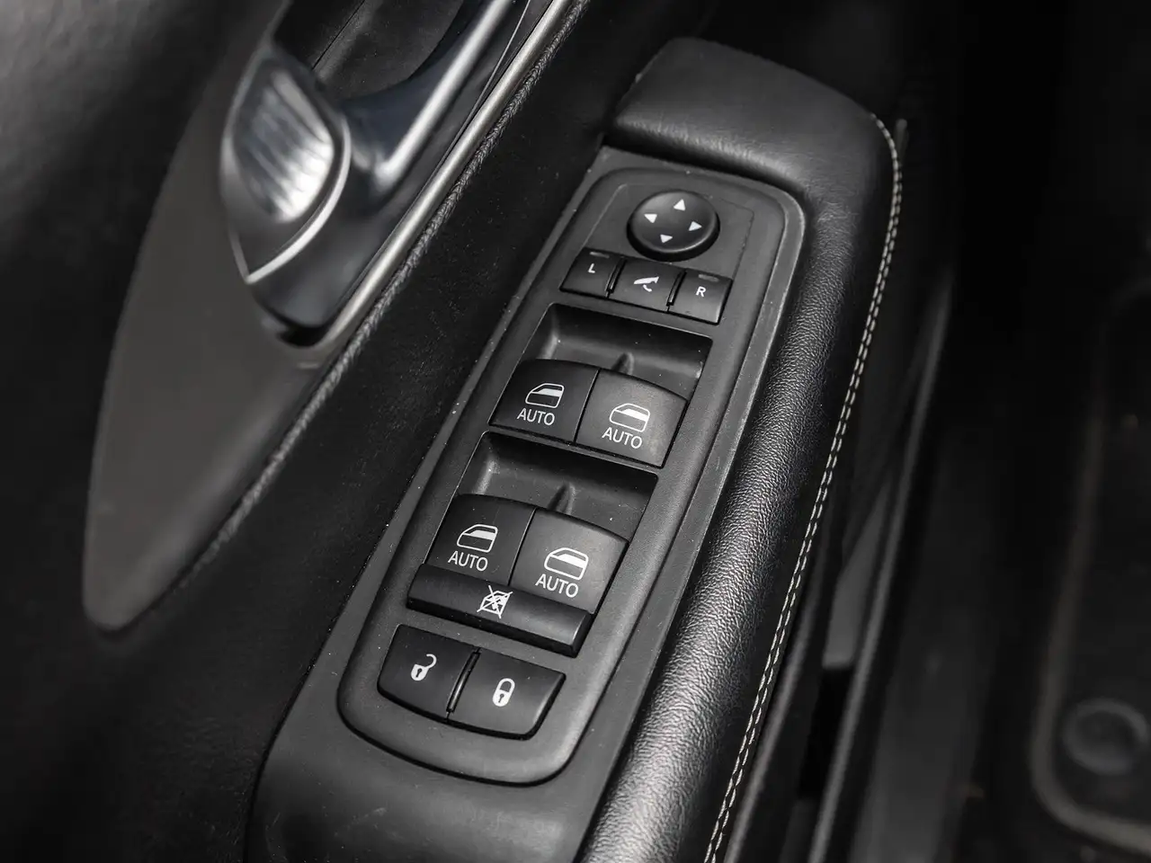 Chrysler Pacifica снимка Chrysler Pacifica