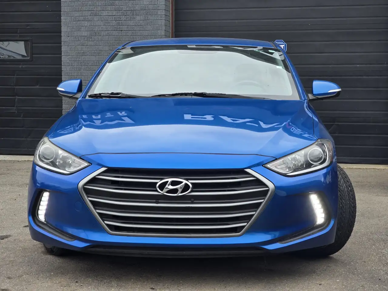 Hyundai ELANTRA снимка Hyundai ELANTRA