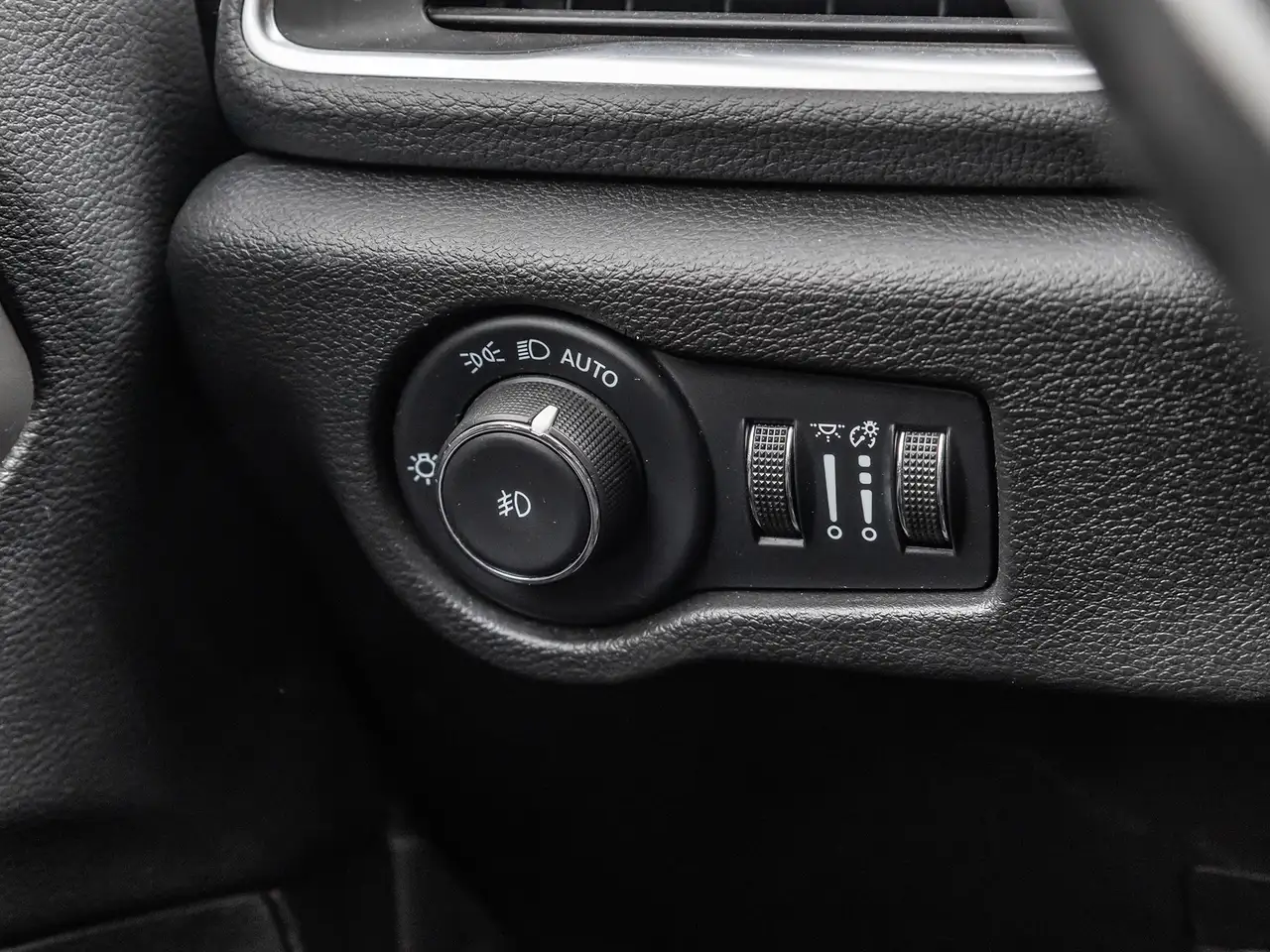Chrysler Pacifica снимка Chrysler Pacifica