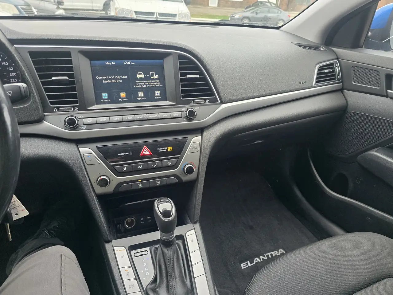 Hyundai ELANTRA снимка Hyundai ELANTRA