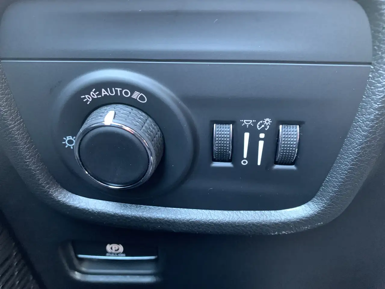 Jeep Grand Cherokee photo Jeep Grand Cherokee