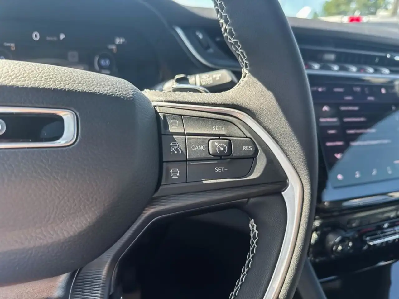 Jeep Grand Cherokee photo Jeep Grand Cherokee