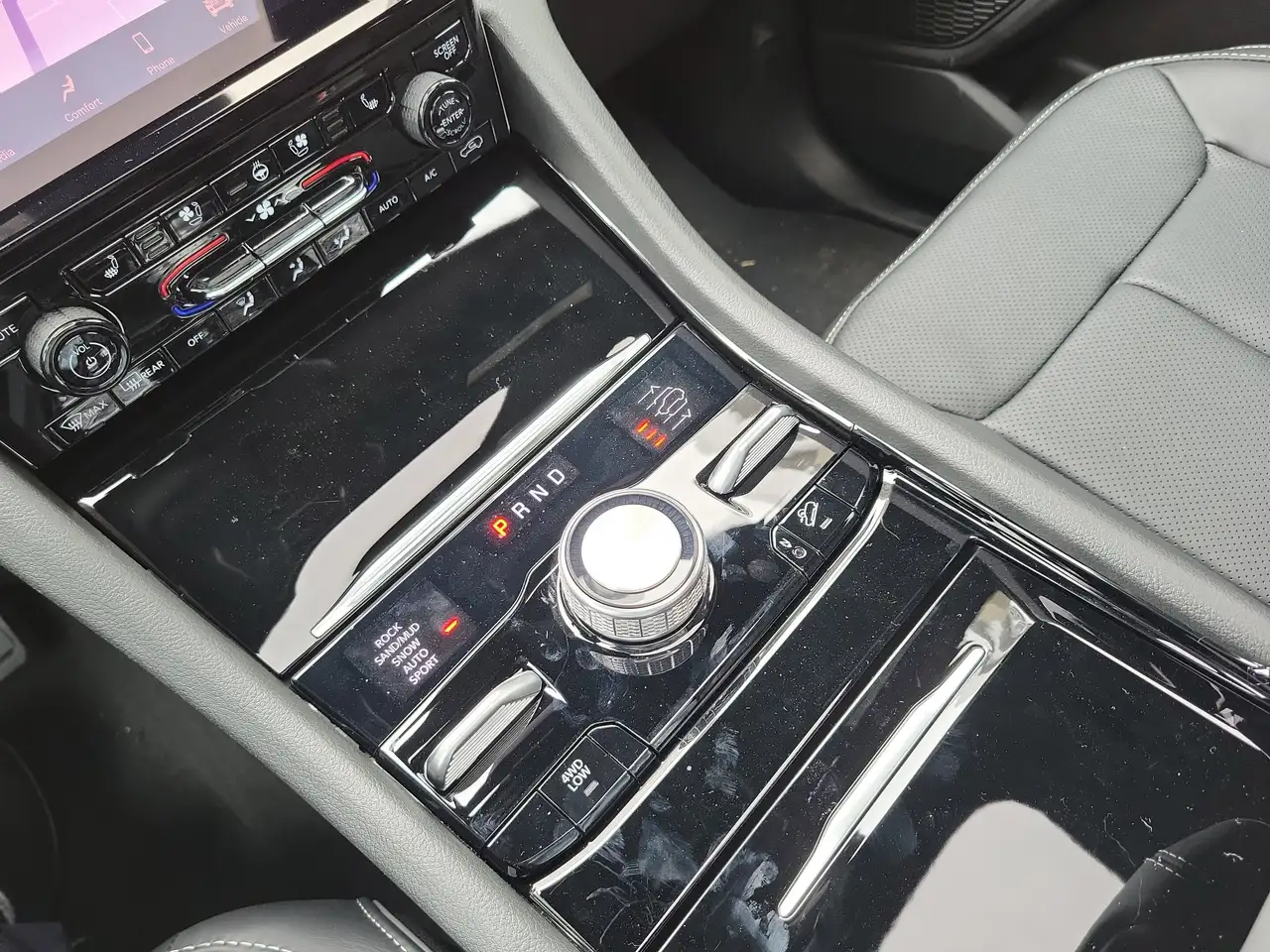 Jeep Grand Cherokee снимка Jeep Grand Cherokee