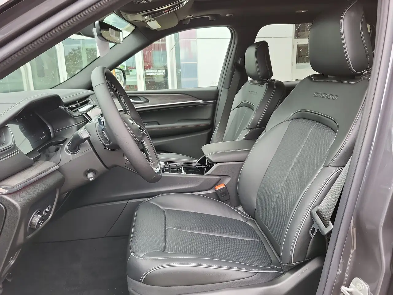 Jeep Grand Cherokee снимка Jeep Grand Cherokee