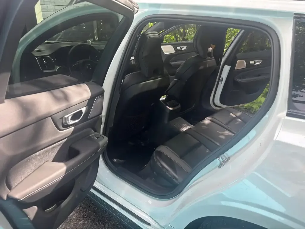 Volvo V60 снимка Volvo V60