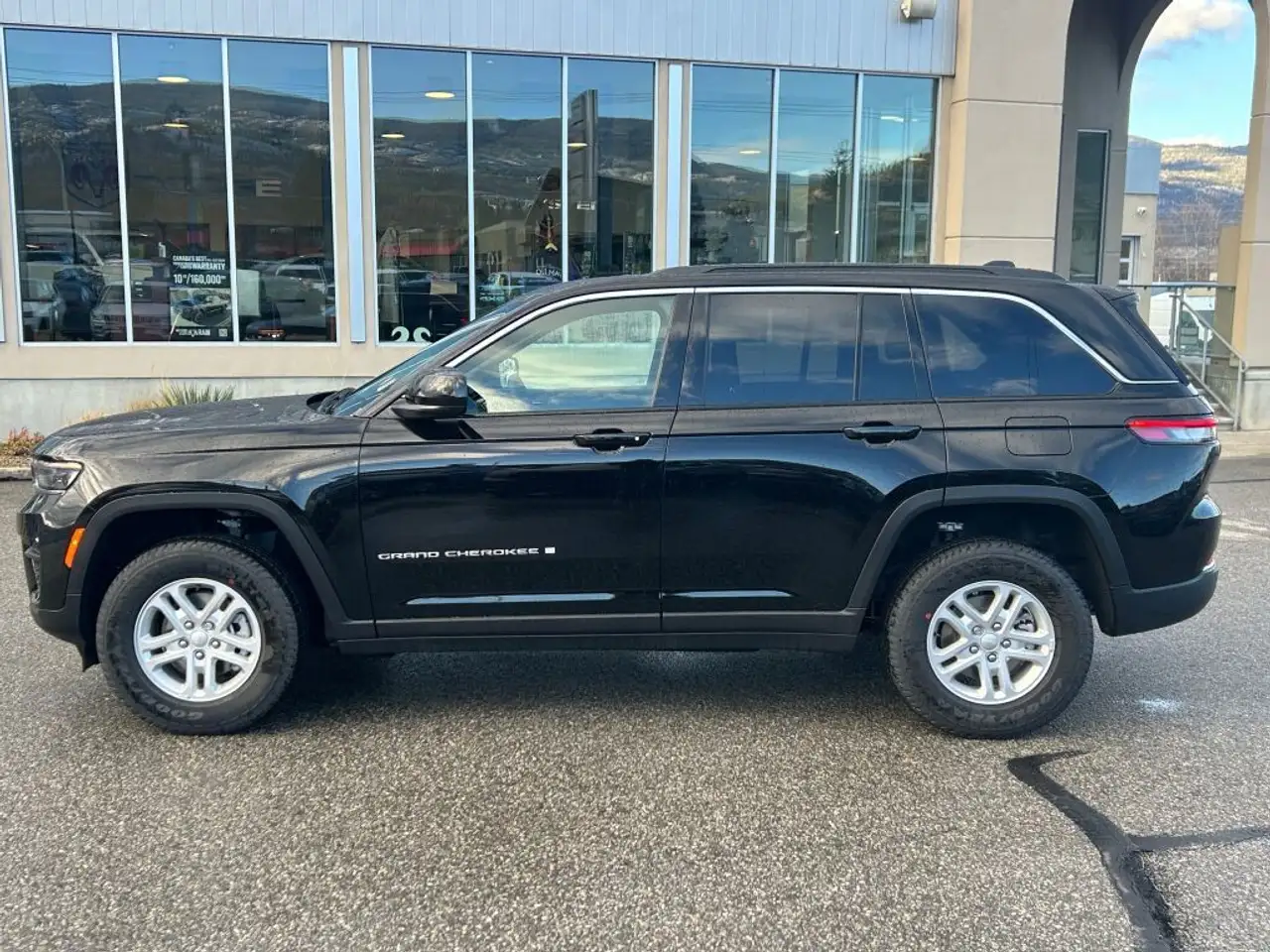 Jeep Grand Cherokee снимка Jeep Grand Cherokee