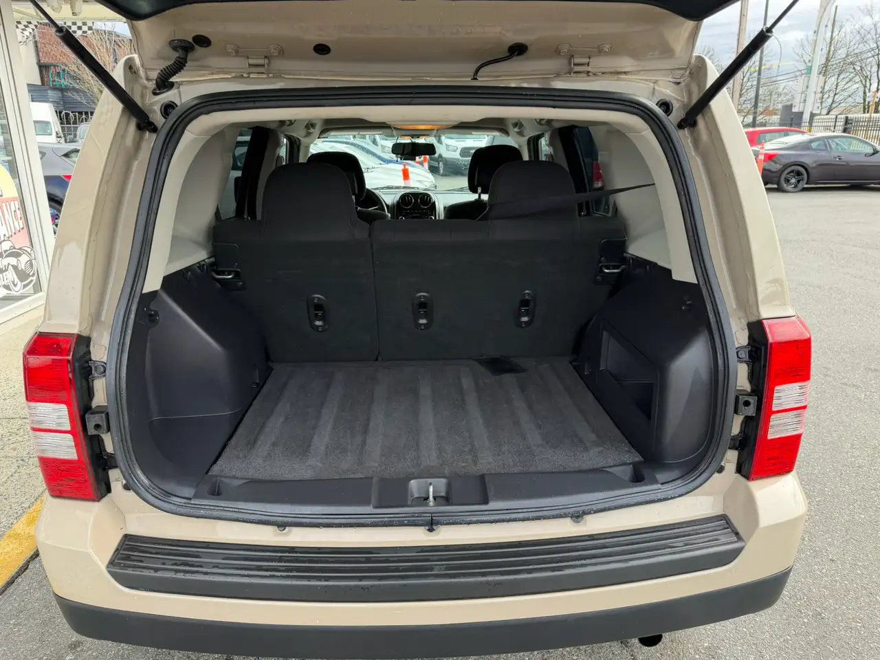Jeep Patriot снимка Jeep Patriot