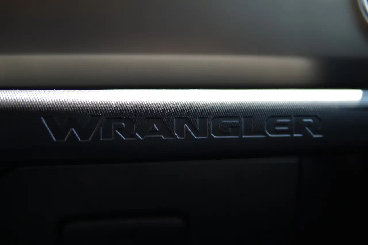Jeep Wrangler photo Jeep Wrangler
