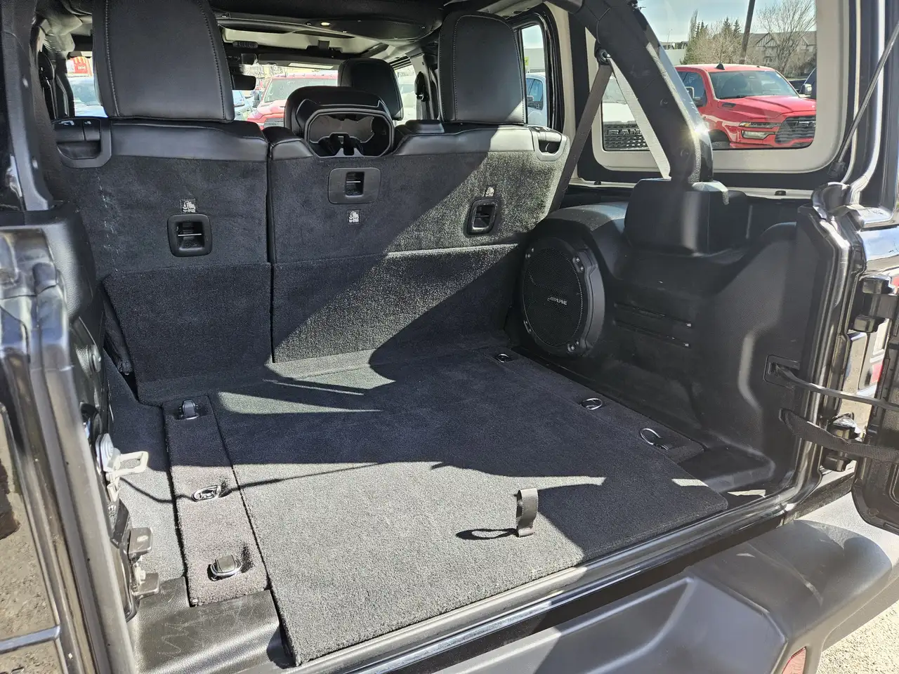 Jeep Wrangler снимка Jeep Wrangler