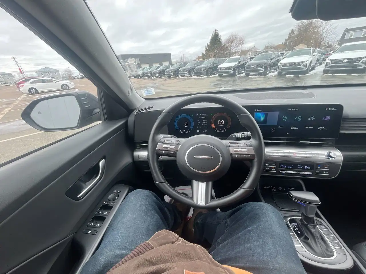 Hyundai KONA снимка Hyundai KONA