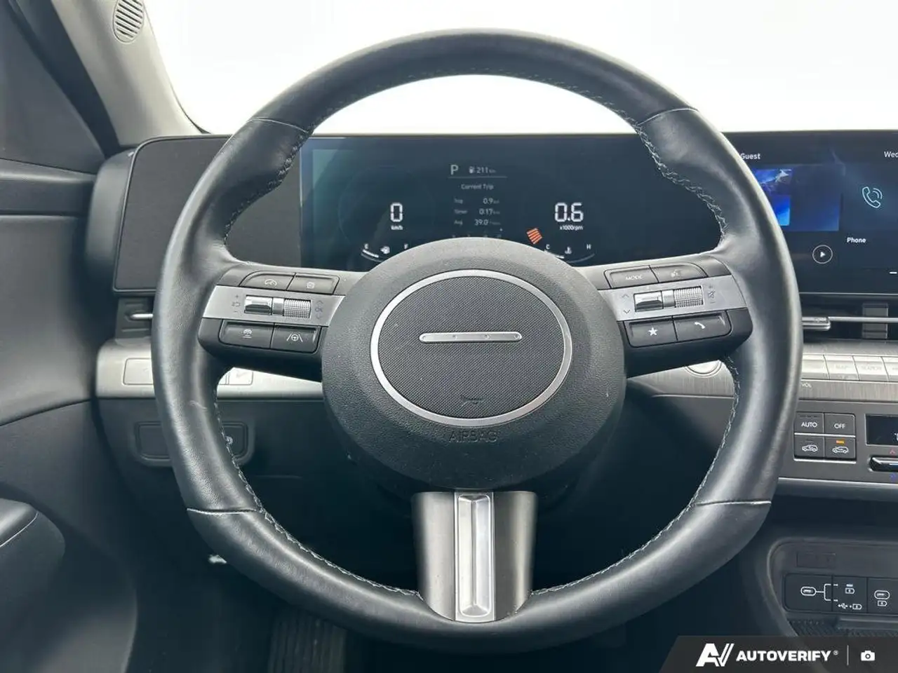 Hyundai KONA снимка Hyundai KONA