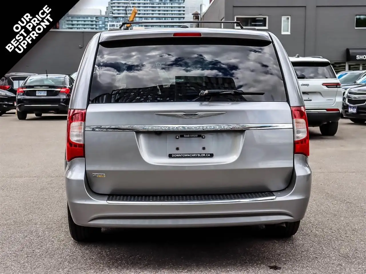 Chrysler Town & Country photo Chrysler Town & Country