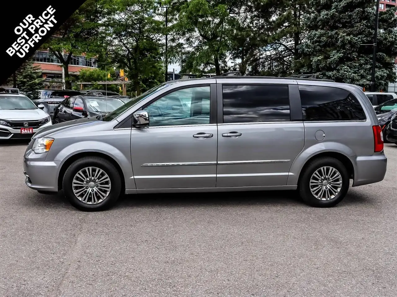 Chrysler Town & Country photo Chrysler Town & Country