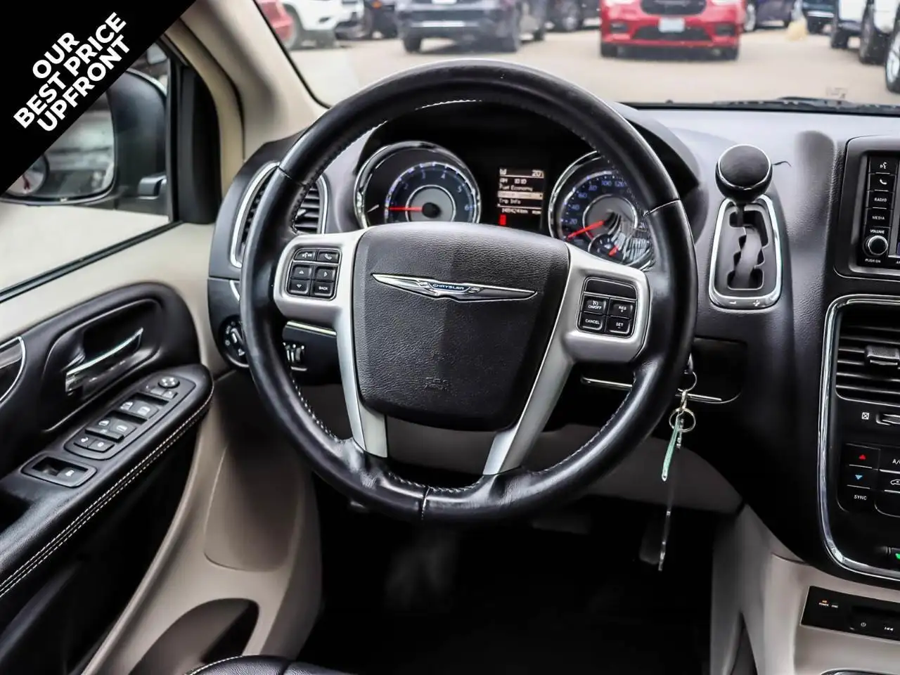 Chrysler Town & Country photo Chrysler Town & Country
