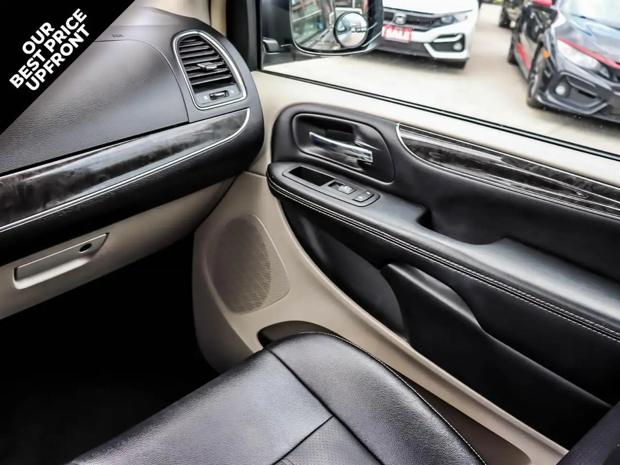 Chrysler Town & Country photo Chrysler Town & Country