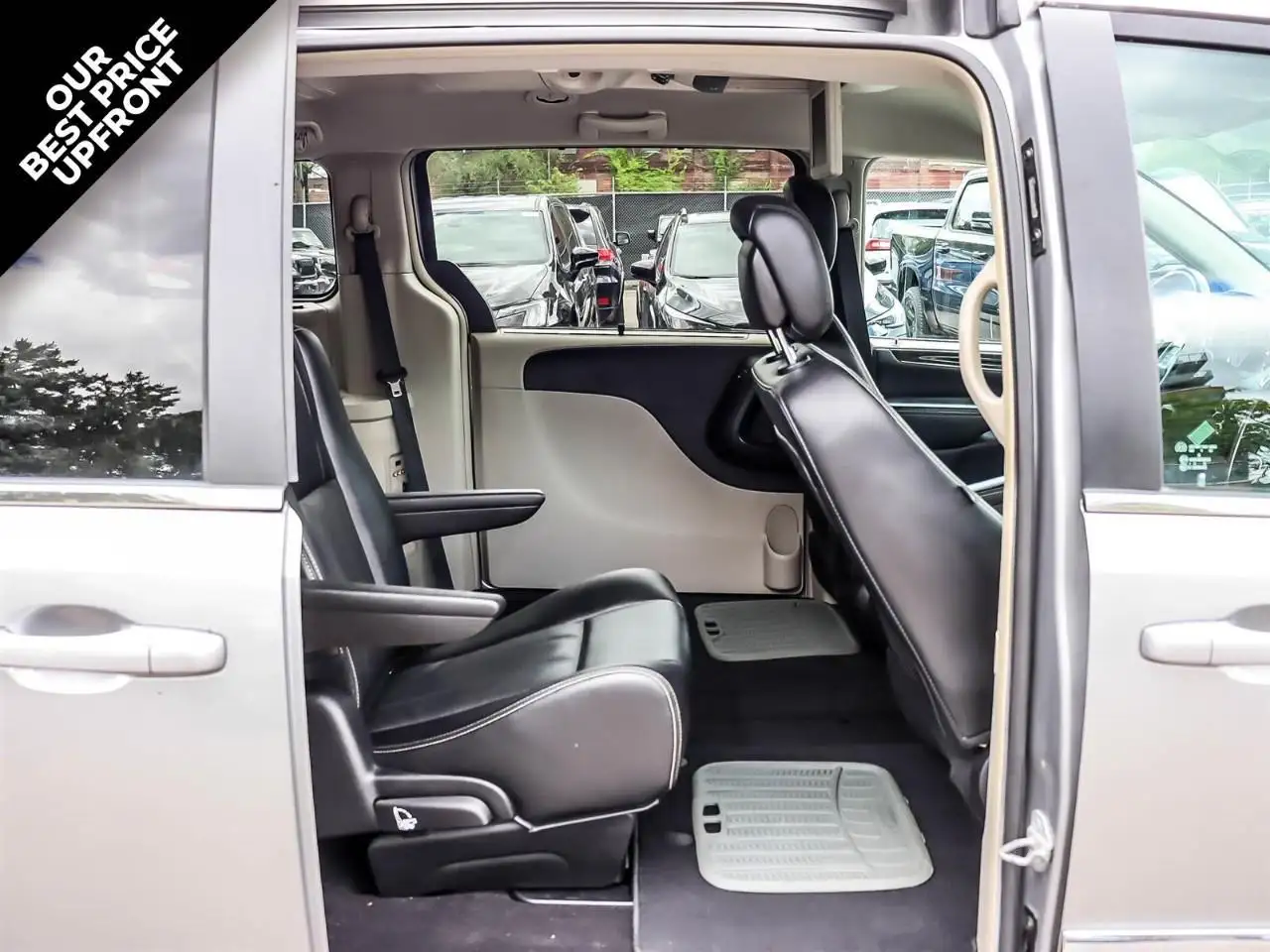 Chrysler Town & Country photo Chrysler Town & Country