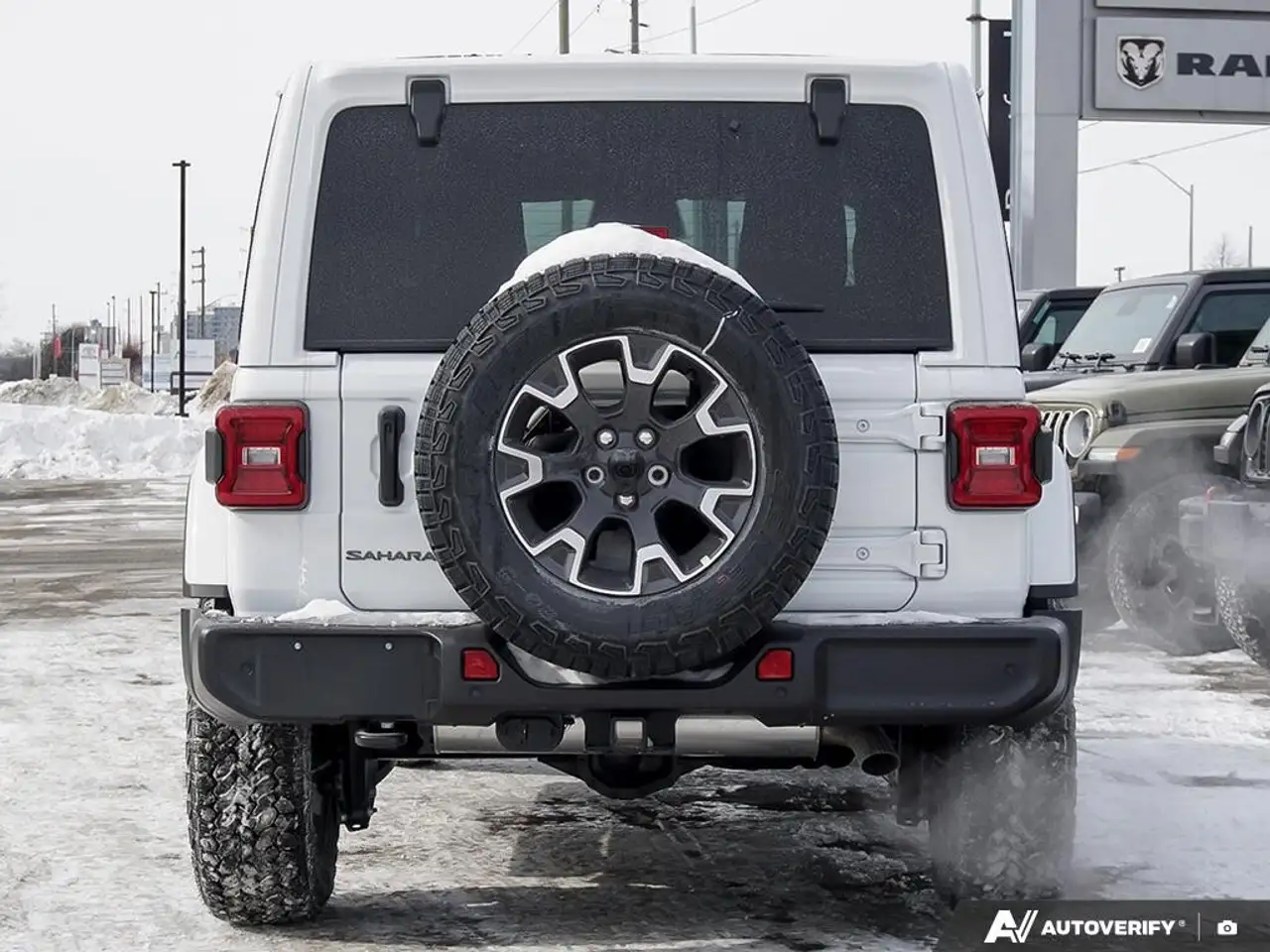 Jeep Wrangler photo Jeep Wrangler
